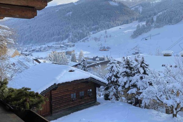 Das Adults Only Appartementhaus Luxury Biochalet Charles ist die beste Wahl für Ihren Winterurlaub in Bad Kleinkirchheim in Kärnten.